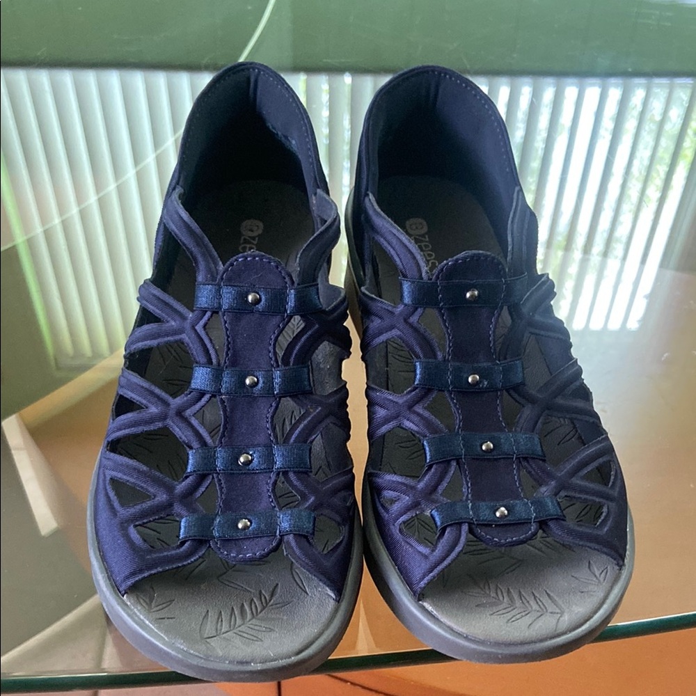 Bzees sandals